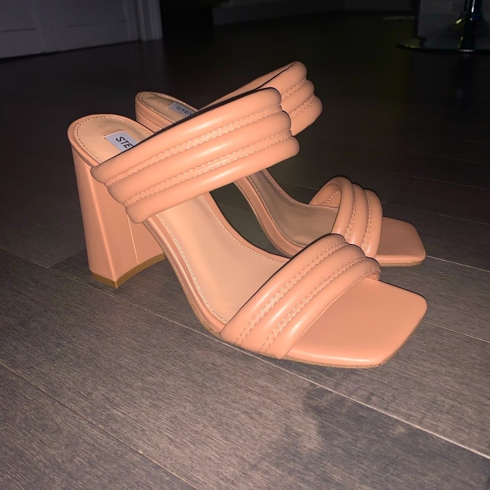 Steve Madden Tahani Trapunto Strap Sandal size 9